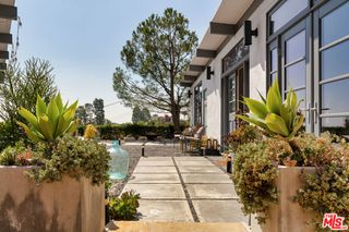 7107 Pacific View Drive, Los Angeles, CA 90068