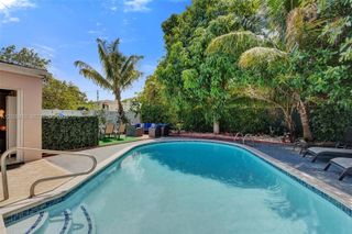 712 SW 7th terr, Hallandale Beach, FL 33009