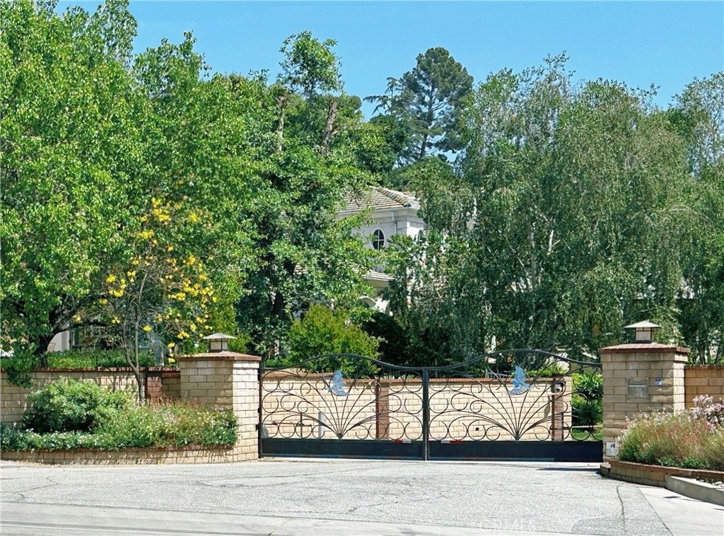 1826 Bluebird Road, Glendora, CA 91741