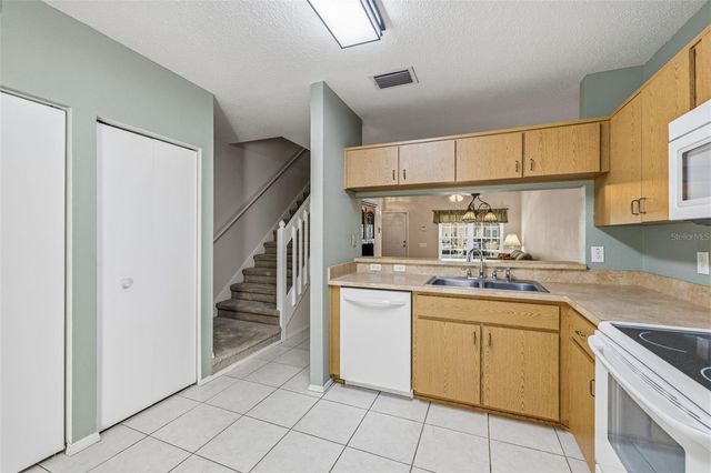 5913 BAYSIDE KEY DRIVE, Tampa, FL 33615