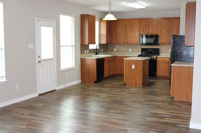 18354 Basket Flower BND, Elgin, TX 78621