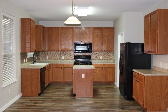 18354 Basket Flower BND, Elgin, TX 78621