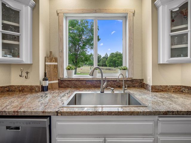 3140 Ridgeline Dr, Rescue, CA 95672