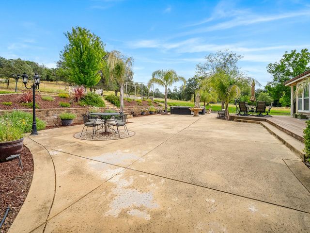 3140 Ridgeline Dr, Rescue, CA 95672