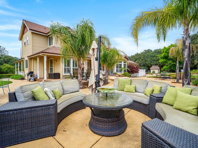 3140 Ridgeline Dr, Rescue, CA 95672