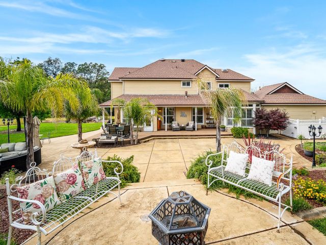 3140 Ridgeline Dr, Rescue, CA 95672