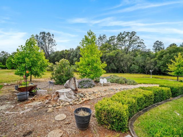 3140 Ridgeline Dr, Rescue, CA 95672