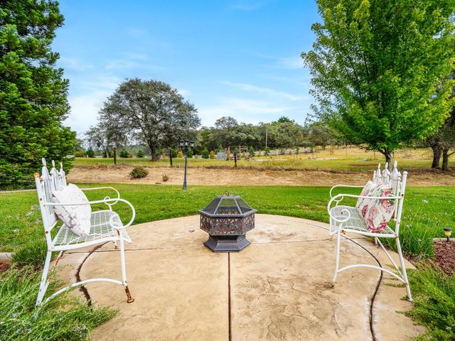 3140 Ridgeline Dr, Rescue, CA 95672
