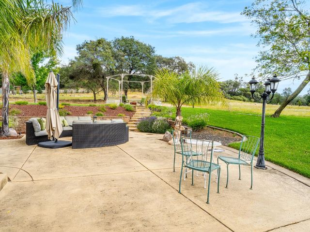 3140 Ridgeline Dr, Rescue, CA 95672