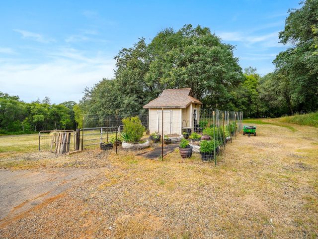 3140 Ridgeline Dr, Rescue, CA 95672