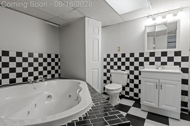 8249 Clocktower Court, Romulus, MI 48174