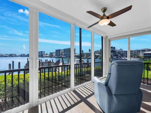 222 Harbour DR 103, Naples, FL 34103