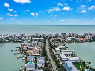 222 Harbour DR 103, Naples, FL 34103