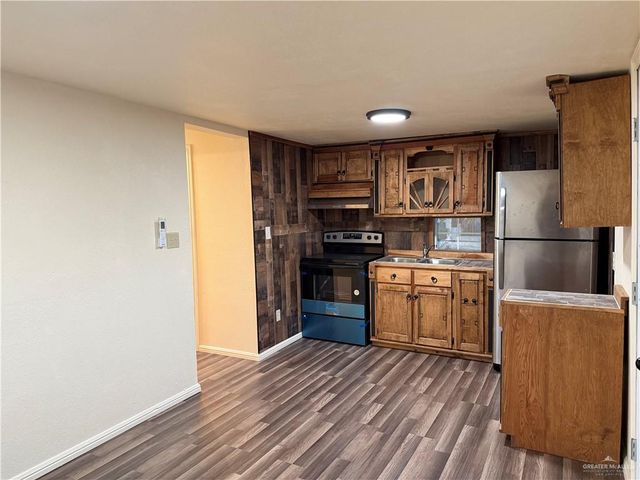 302 N Madrigal Street, Roma, TX 78584