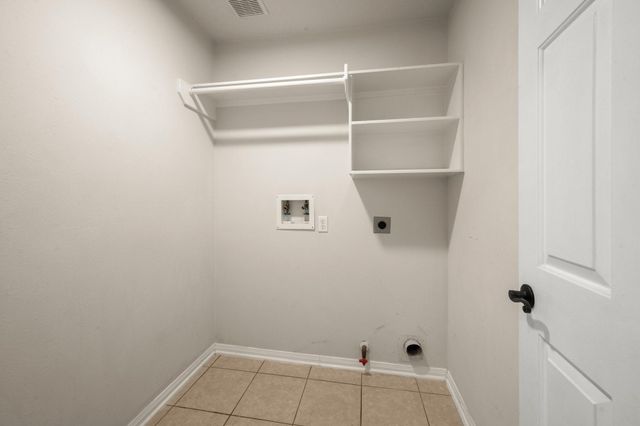 147 W Drifting Shadows Circle, Conroe, TX 77385