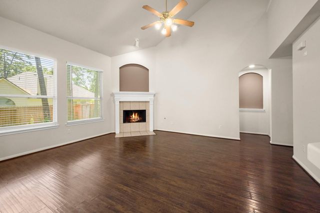 147 W Drifting Shadows Circle, Conroe, TX 77385