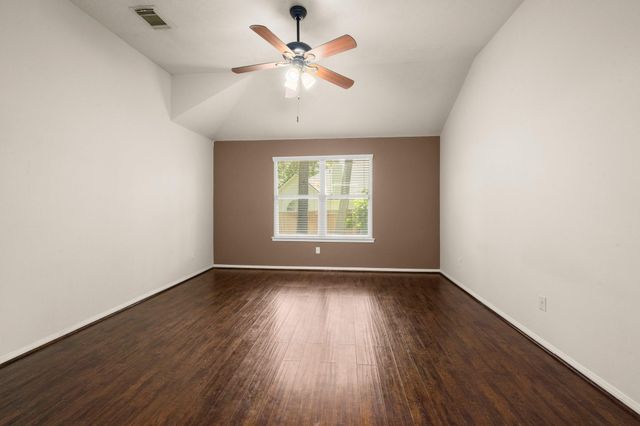 147 W Drifting Shadows Circle, Conroe, TX 77385