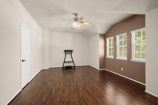 147 W Drifting Shadows Circle, Conroe, TX 77385