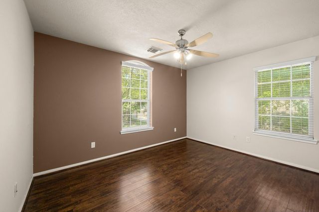 147 W Drifting Shadows Circle, Conroe, TX 77385