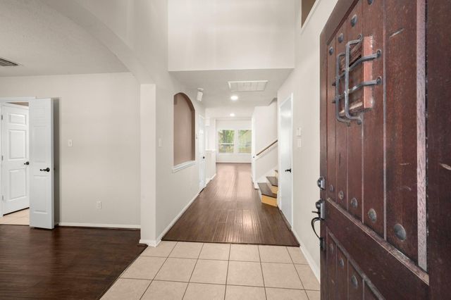 147 W Drifting Shadows Circle, Conroe, TX 77385
