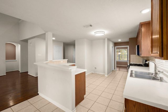147 W Drifting Shadows Circle, Conroe, TX 77385