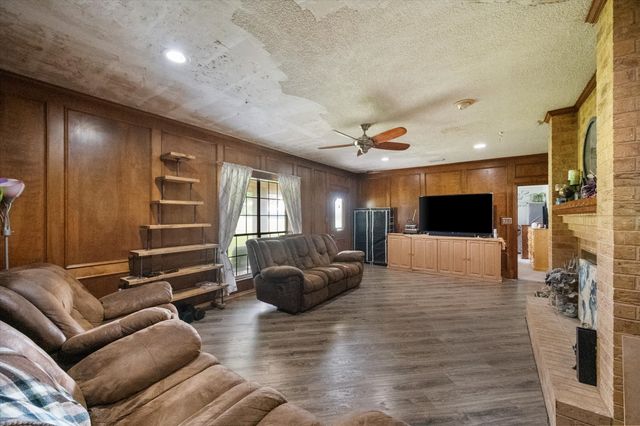 3748 Old Fort Worth Road, Midlothian, TX 76065