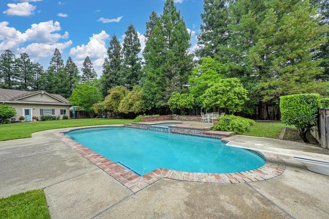 10111 Cavalletti Dr, Sacramento, CA 95829