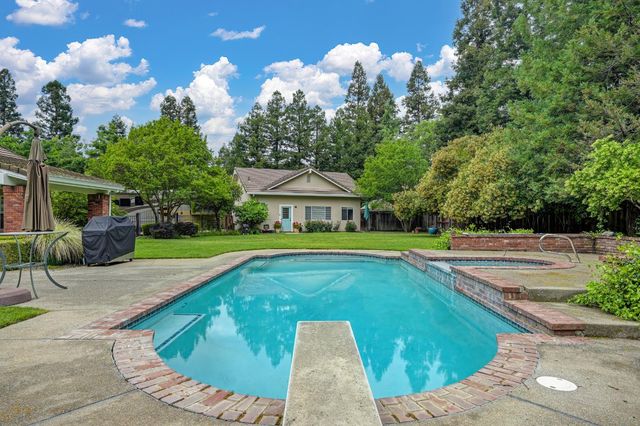 10111 Cavalletti Dr, Sacramento, CA 95829