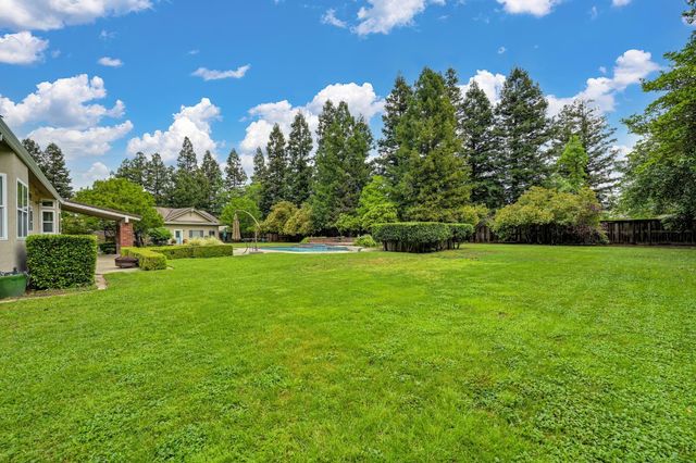 10111 Cavalletti Dr, Sacramento, CA 95829