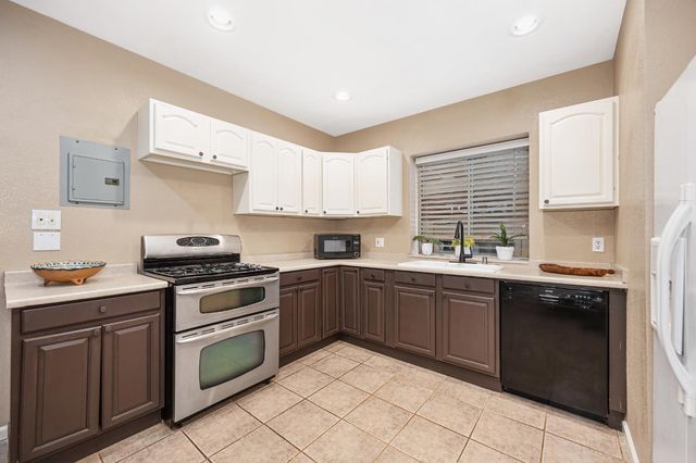 10111 Cavalletti Dr, Sacramento, CA 95829