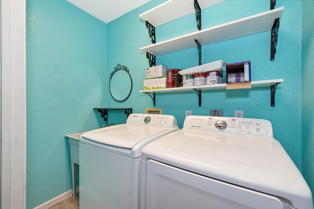 10111 Cavalletti Dr, Sacramento, CA 95829