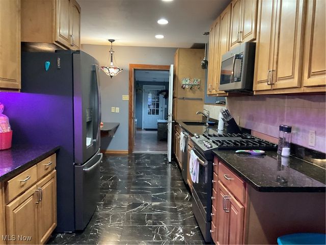 3185 Harding Avenue, East Liverpool, OH 43920