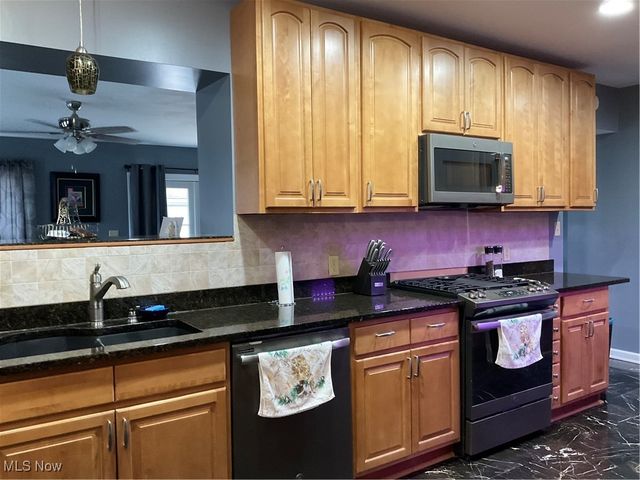 3185 Harding Avenue, East Liverpool, OH 43920