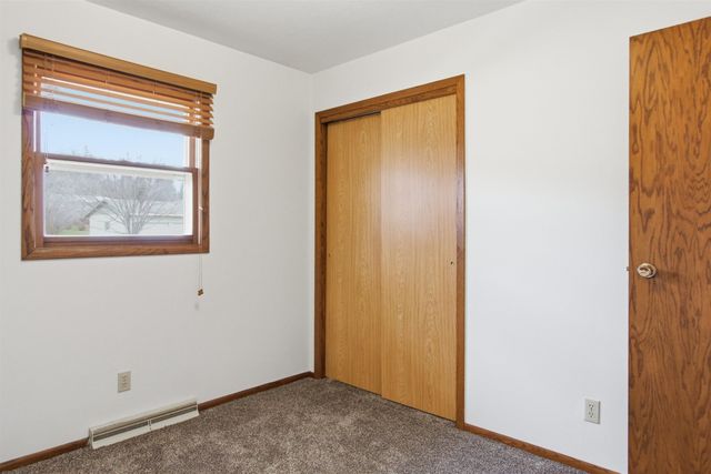 2115 7th Ave NW, Minot, ND 58703