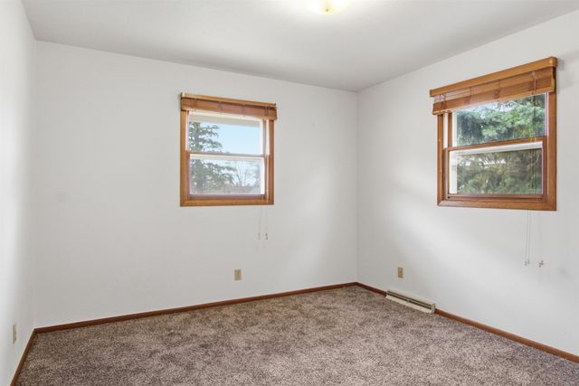 2115 7th Ave NW, Minot, ND 58703