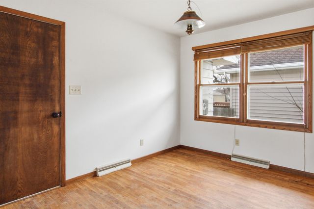 2115 7th Ave NW, Minot, ND 58703