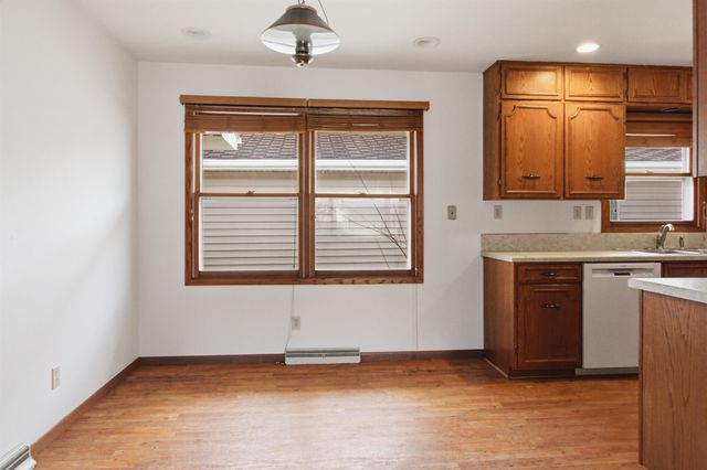 2115 7th Ave NW, Minot, ND 58703
