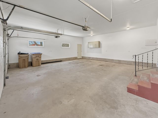 2115 7th Ave NW, Minot, ND 58703