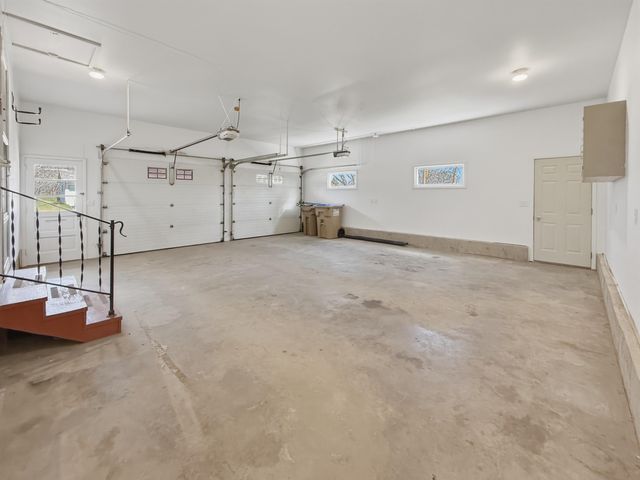 2115 7th Ave NW, Minot, ND 58703