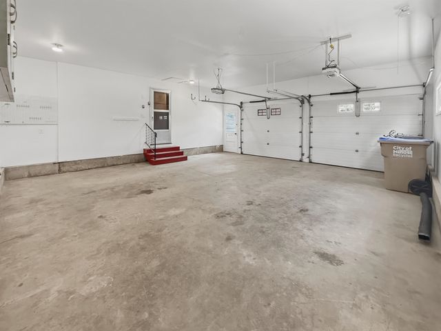 2115 7th Ave NW, Minot, ND 58703