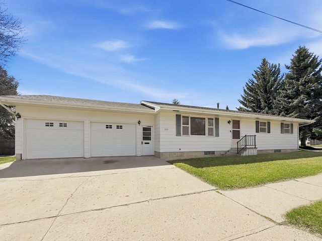 2115 7th Ave NW, Minot, ND 58703