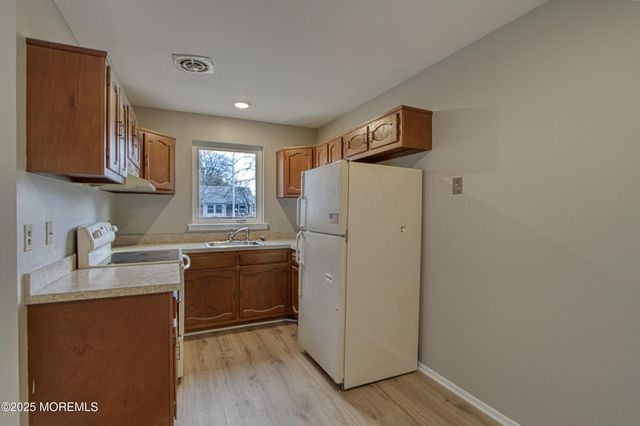 146 Hudson Parkway B, Whiting, NJ 08759