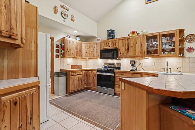 21641 Pine Lake Road, Pennfield Twp, MI 49014