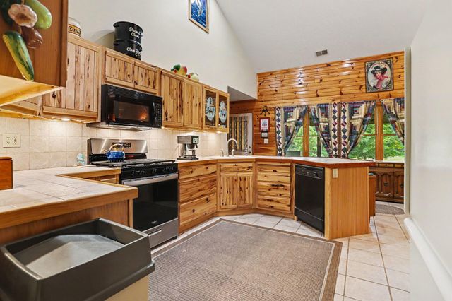 21641 Pine Lake Road, Pennfield Twp, MI 49014