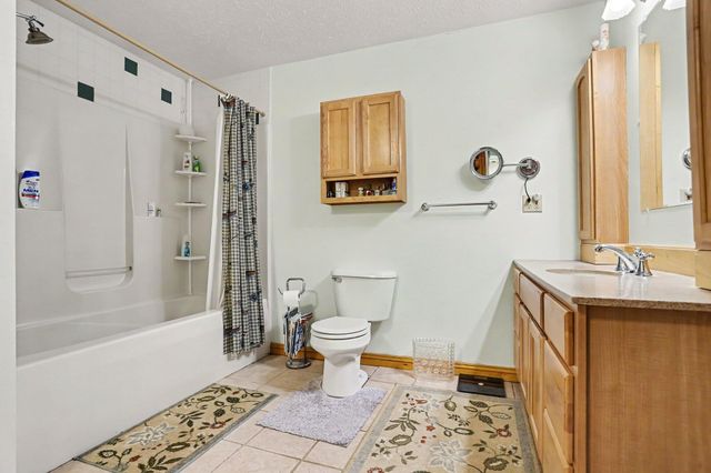 21641 Pine Lake Road, Pennfield Twp, MI 49014