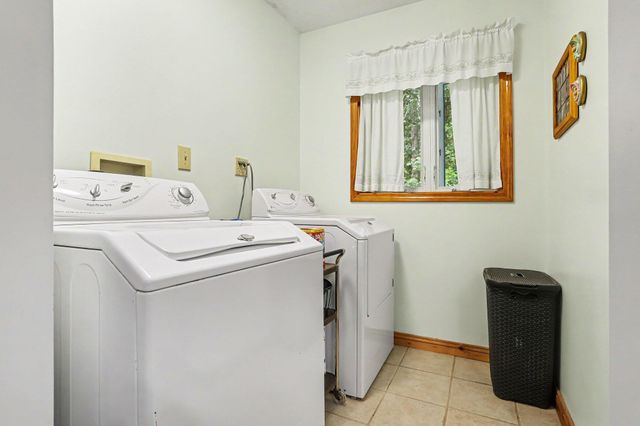 21641 Pine Lake Road, Pennfield Twp, MI 49014