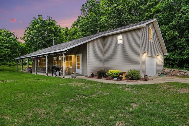 21641 Pine Lake Road, Pennfield Twp, MI 49014