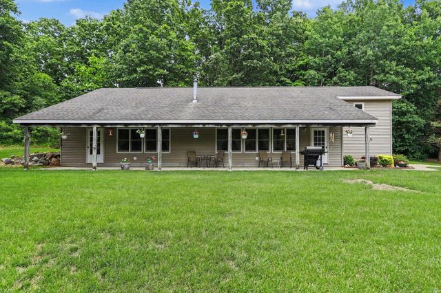 21641 Pine Lake Road, Pennfield Twp, MI 49014