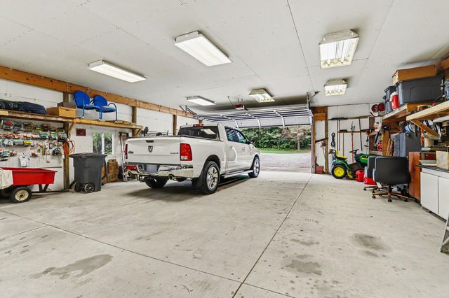 21641 Pine Lake Road, Pennfield Twp, MI 49014