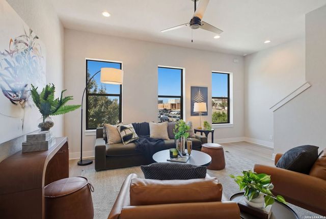 7924 Kennedy Hl Unit 2, San Antonio, TX 78235